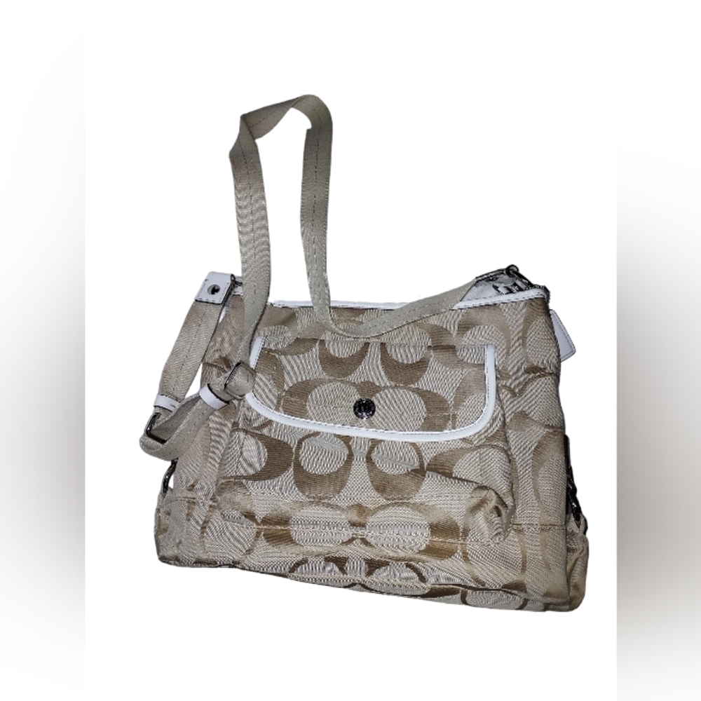 $99! Coach | Crossbody Lavender Inside Purse - Picture 6 of 17